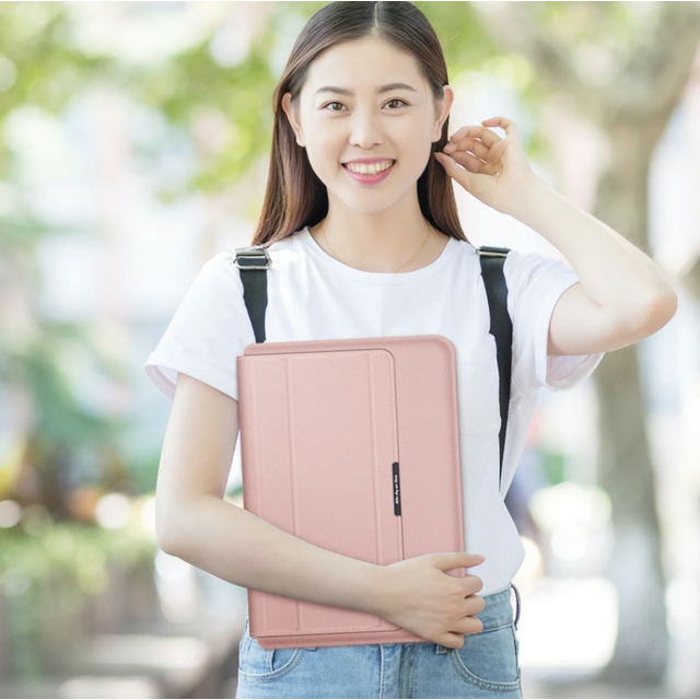 Etui Haiberd na Macbooka Pro 13/Macbooka Air 13 z podstawką