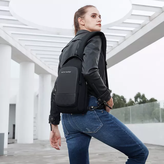Plecak miejski Arctic Hunter na jedno ramię organizer z USB XB00105