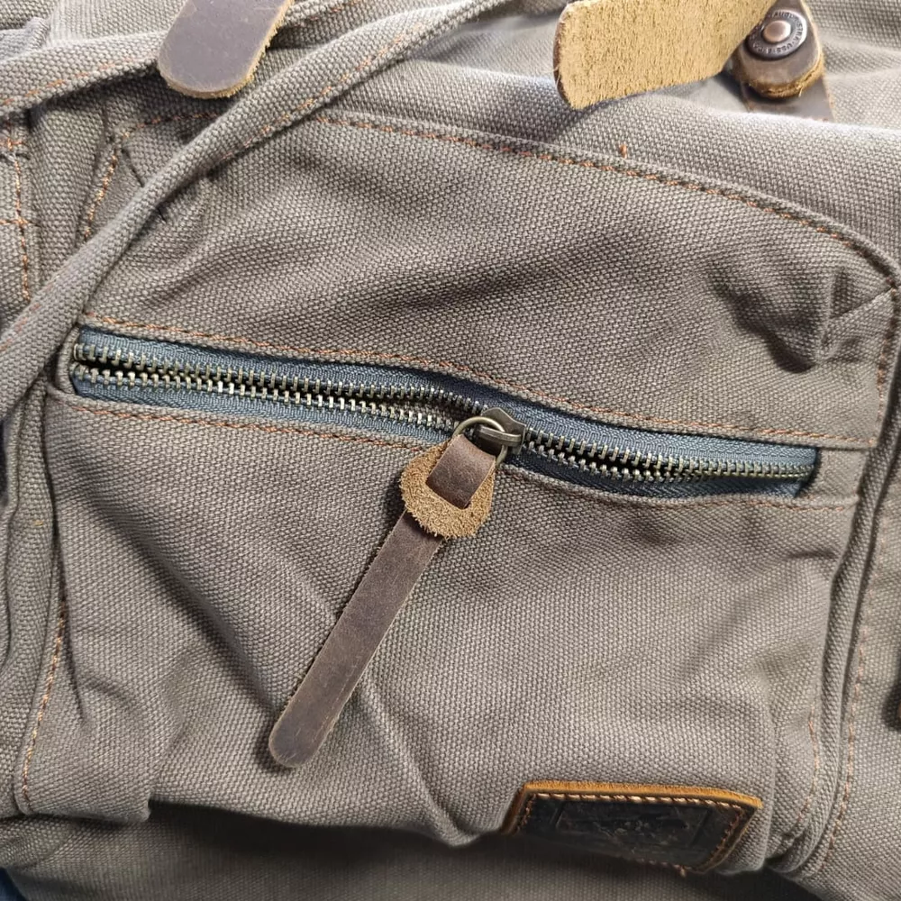 Plecak Augur na laptopa 14,1" skórzane paski (1)