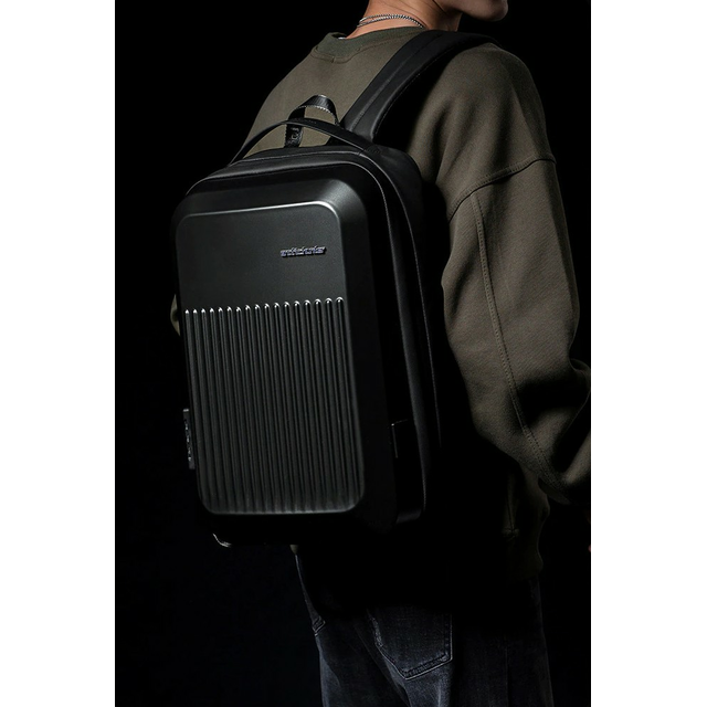 Antykradzieżowy plecak Arctic Hunter twarda skorupa na laptopa 15,6&quot; B00487