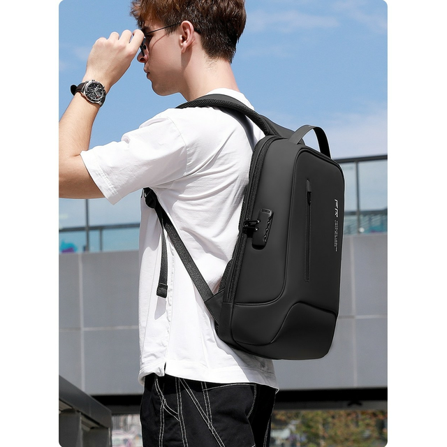 Antykradzieżowy plecak FRN na laptopa 15,6&quot; 16,4&quot; FRN7168 z USB 