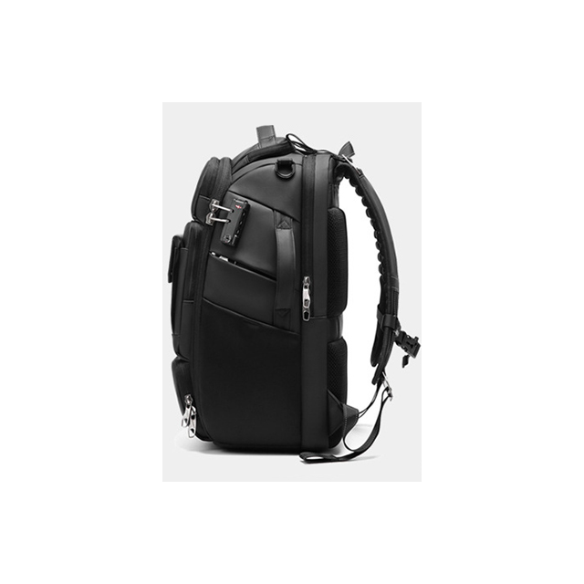 Antykradzieżowy plecak fotograficzny Outwalk 7717 na aparat + laptopa 17,3&quot;