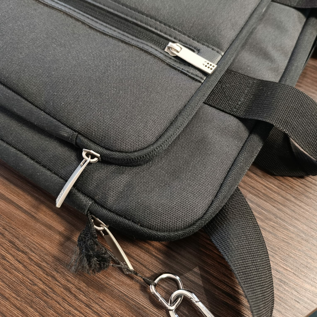 Etui/torba na laptopa 13.3&quot; z paskiem OUTLET WADA