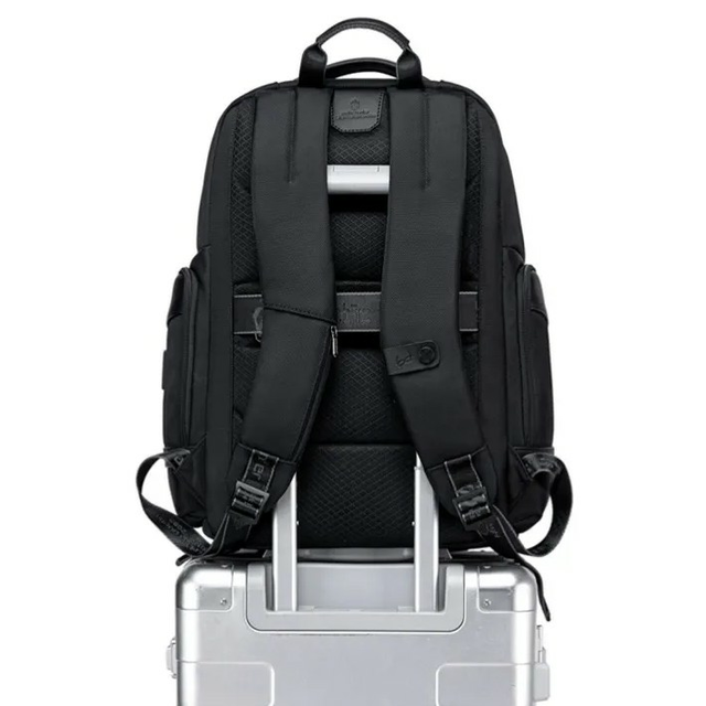 Plecak Arctic Hunter na laptopa 15,6&quot; B00683 z USB dwukomorowy
