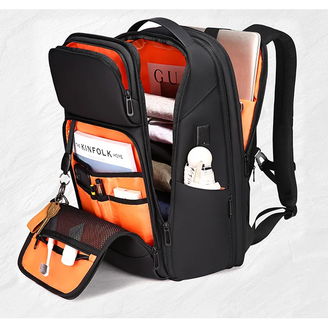 Plecak FRN na laptopa 15,6&quot; 8289 z USB bagaż podręczny
