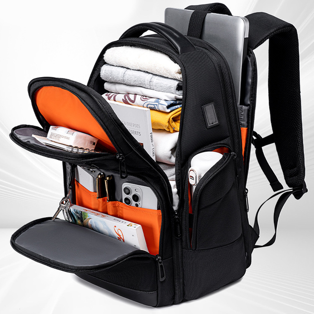 Plecak FRN na laptopa 17,3&quot; FRN2406 z USB (1)