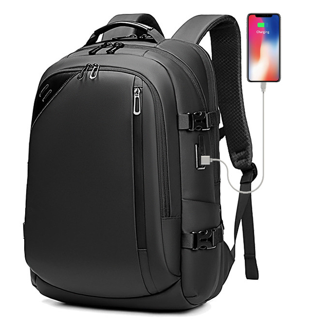 Plecak Outwalk na laptopa 17,3&quot; 8984 z USB
